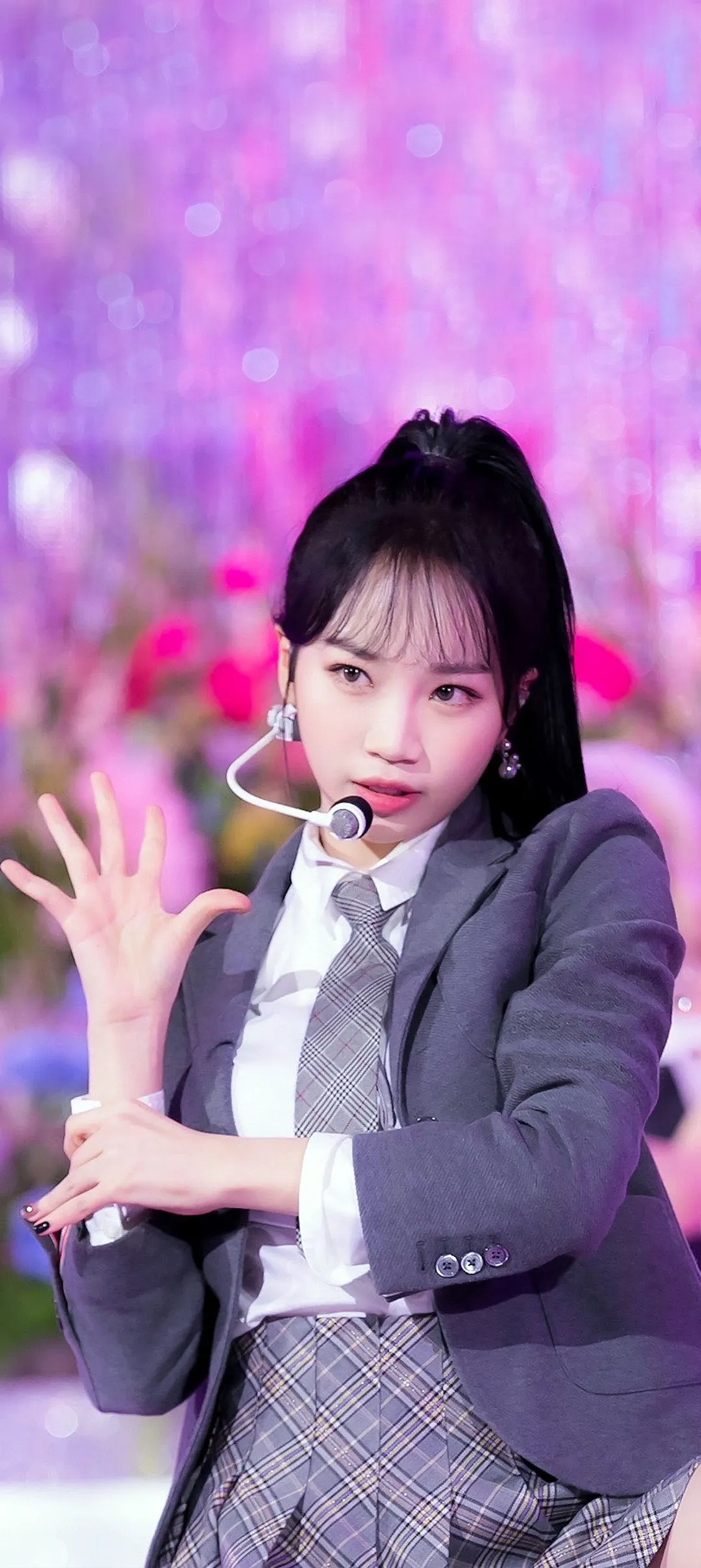 Kim Chae-won kilit ekranı telefon duvar kağıdı 4K HD i̇ndir — IZ*ONE, LE SSERAFIM