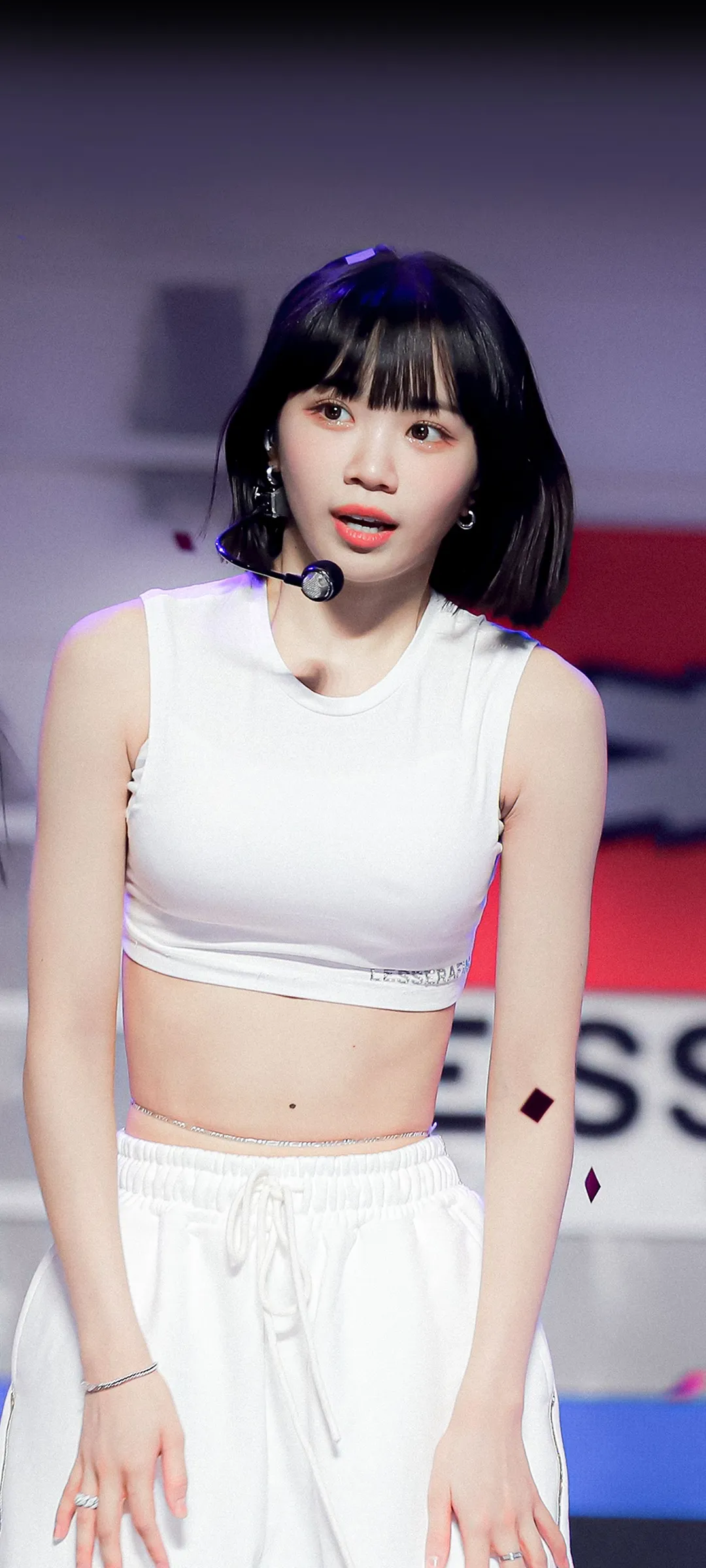 Wallpaper layar kunci hp Kim Chae-won 4K HD download — IZ*ONE, LE SSERAFIM
