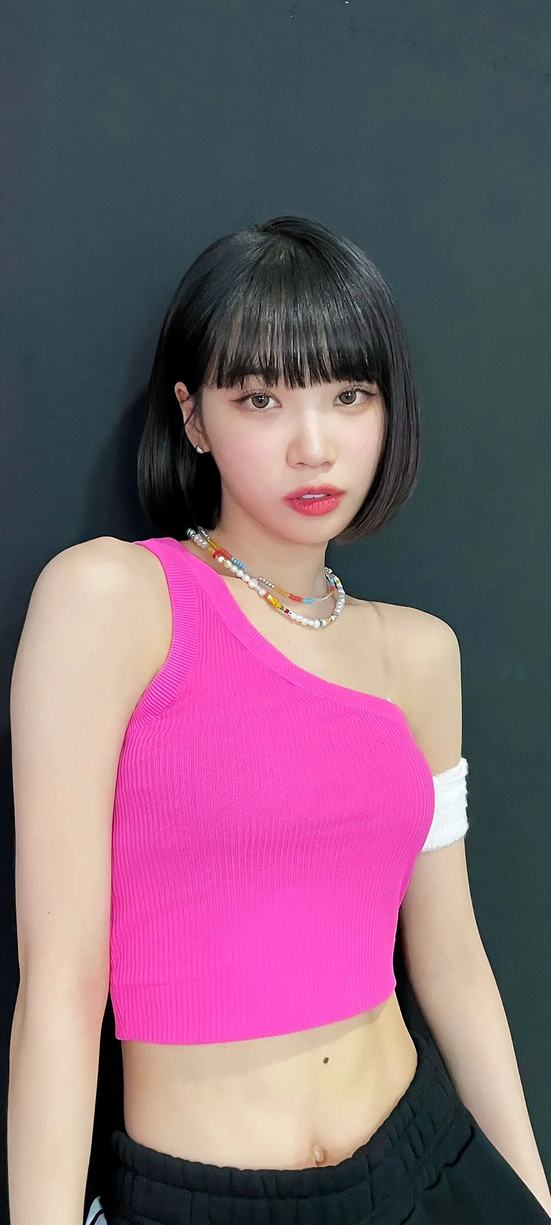 Wallpaper layar kunci hp Kim Chae-won 4K HD download — IZ*ONE, LE SSERAFIM