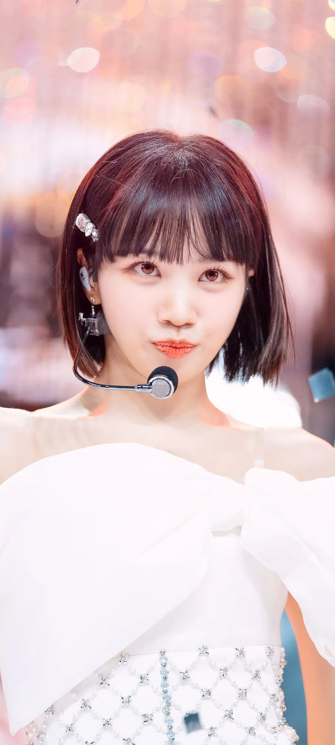 Kim Chae-won lock screen phone wallpaper 4K HD download — IZ*ONE, LE SSERAFIM