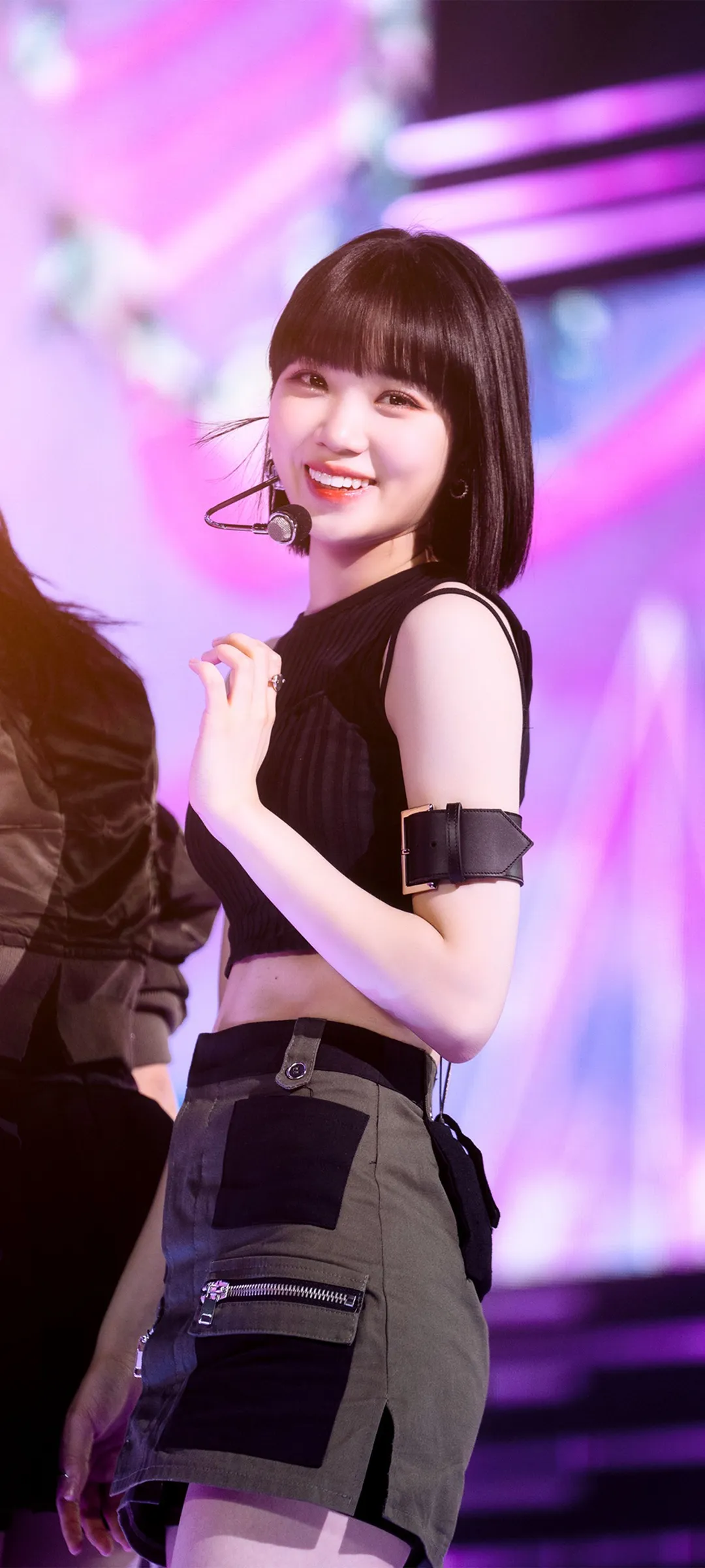 Kim Chae-won lock screen phone wallpaper 4K HD download — IZ*ONE, LE SSERAFIM