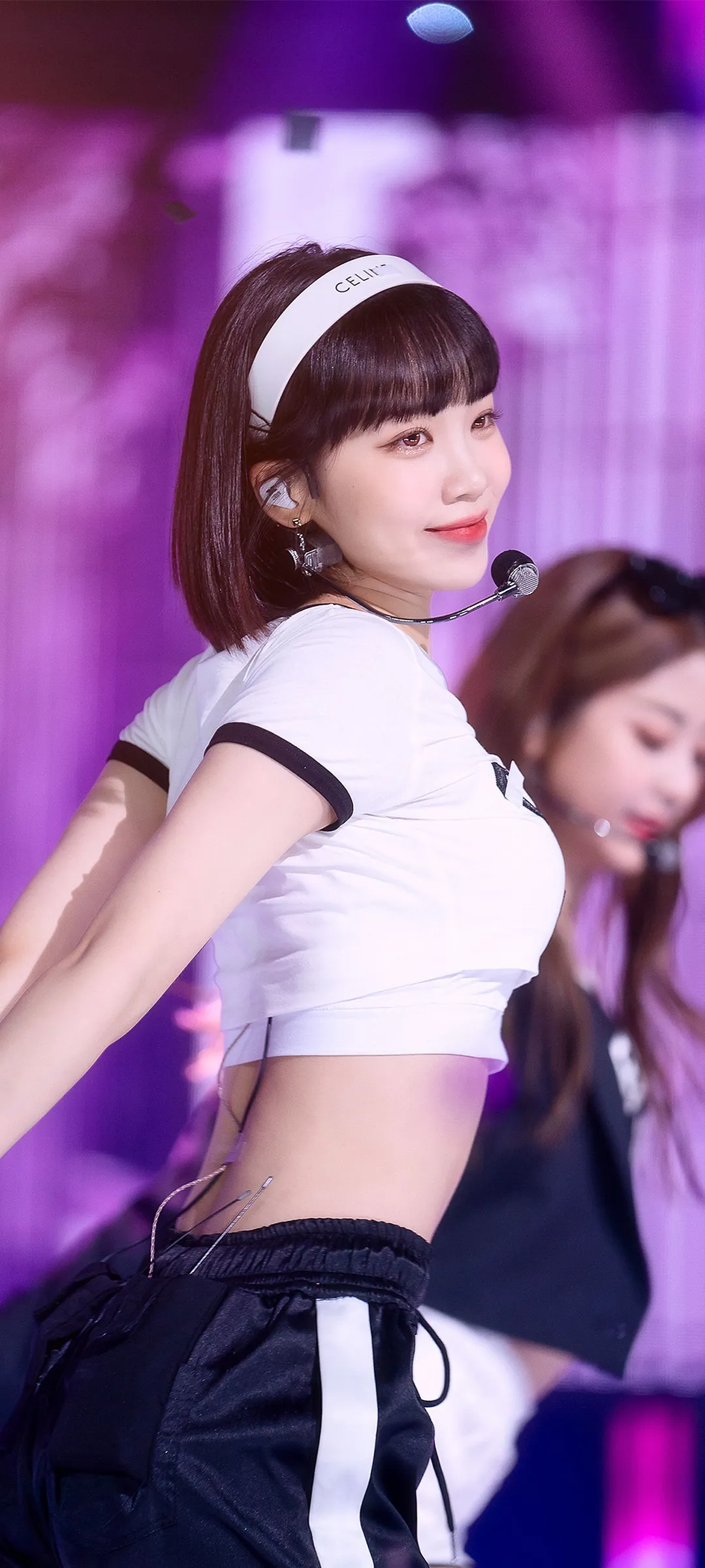 Kim Chae-won lock screen phone wallpaper 4K HD download — IZ*ONE, LE SSERAFIM